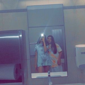 Meet your Posher, Elise